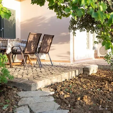 Brian & Dora's House In Kontogourata Lejlighed