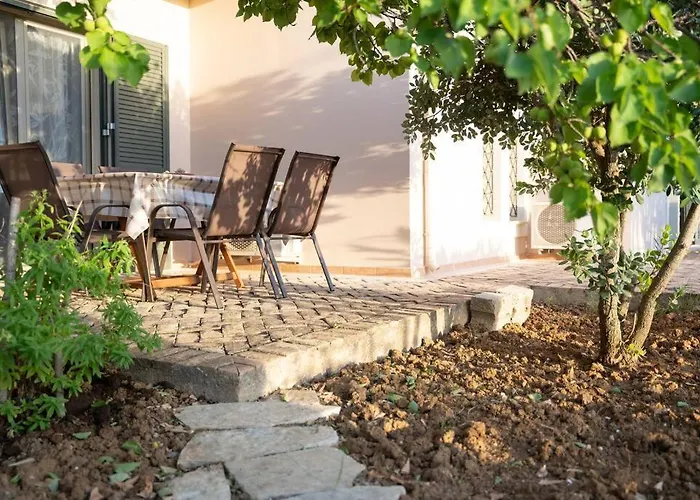 Brian & Dora's House In Kontogourata Lejlighed