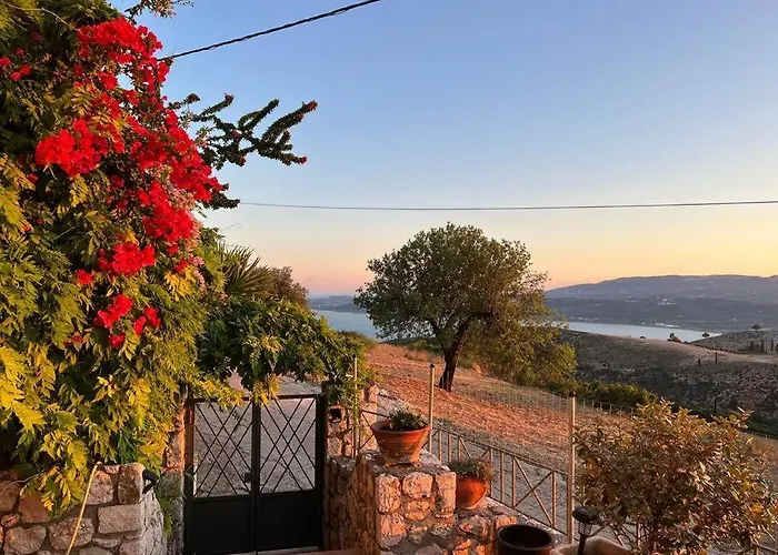 Brian & Dora's House In Kontogourata *