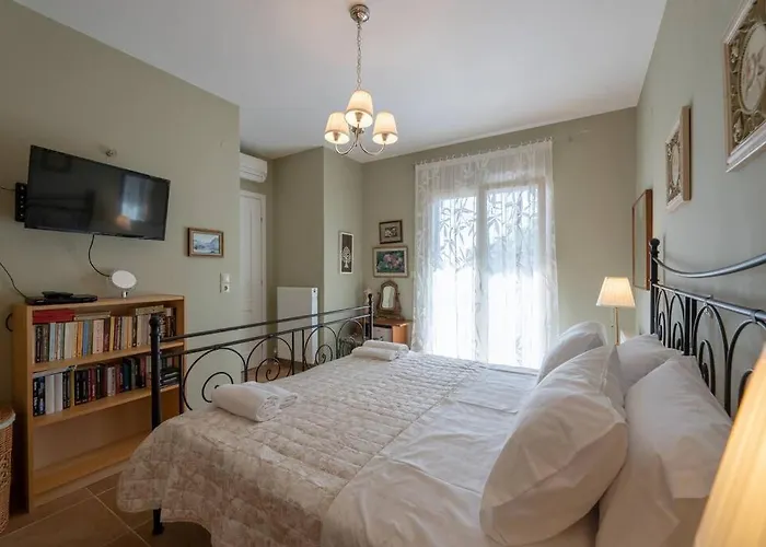 Brian & Dora's House In Kontogourata *