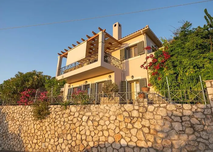 Brian & Dora's House In Kontogourata Kardhakata